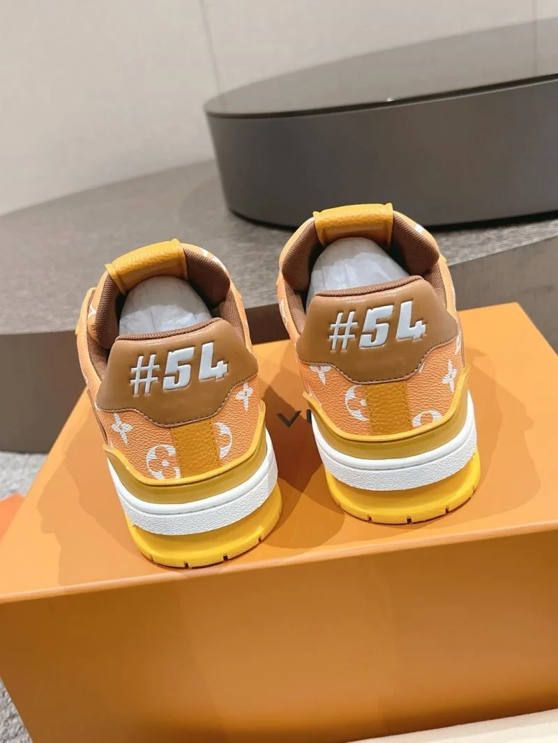 Cozy Louis Vuitton Trainer Sneaker 32045