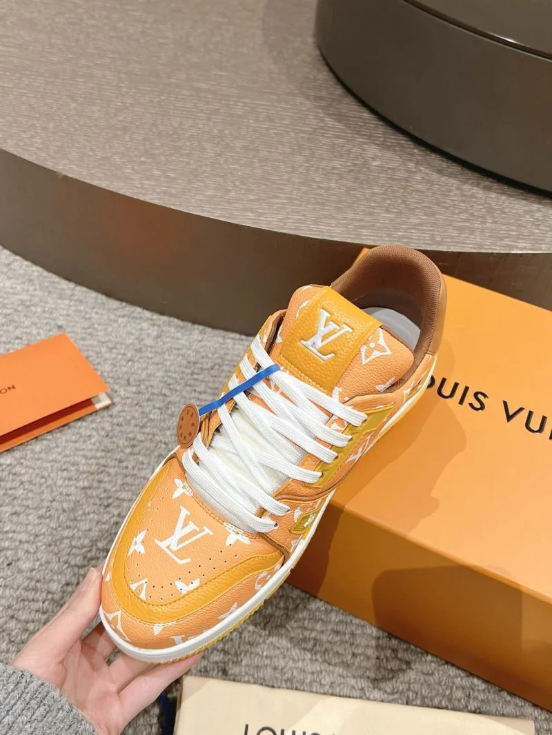 Cozy Louis Vuitton Trainer Sneaker 32045