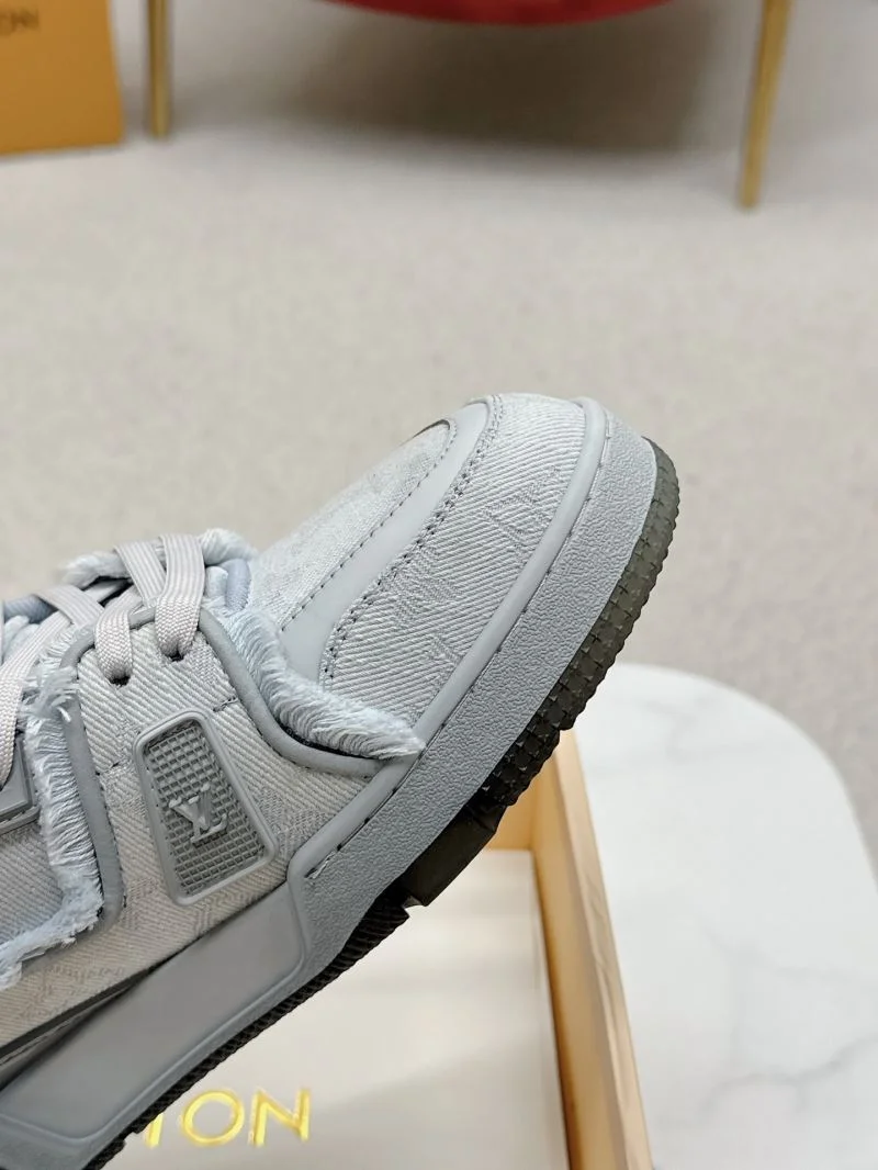 Louis Vuitton Trainer Sneaker Sporty 31702