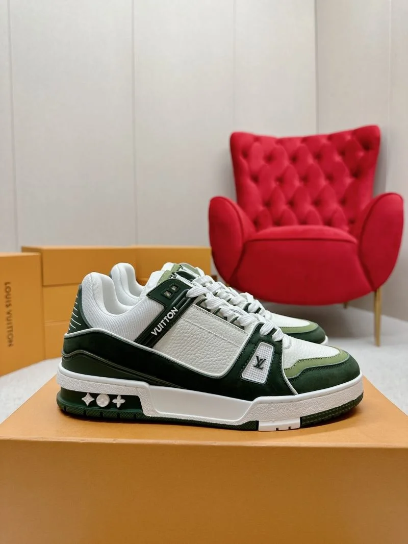 Casual Louis Vuitton Trainer Sneaker 31709