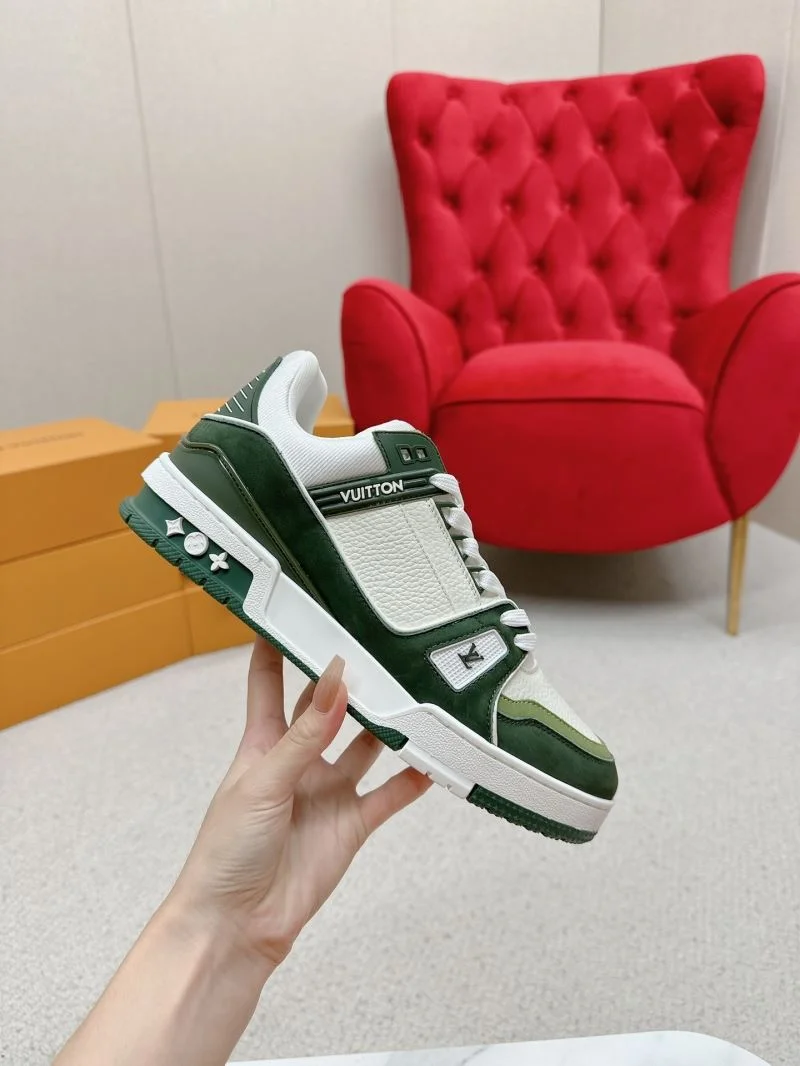 Casual Louis Vuitton Trainer Sneaker 31709