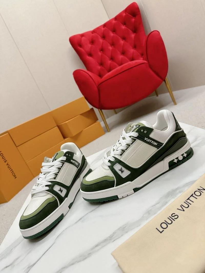 Casual Louis Vuitton Trainer Sneaker 31709
