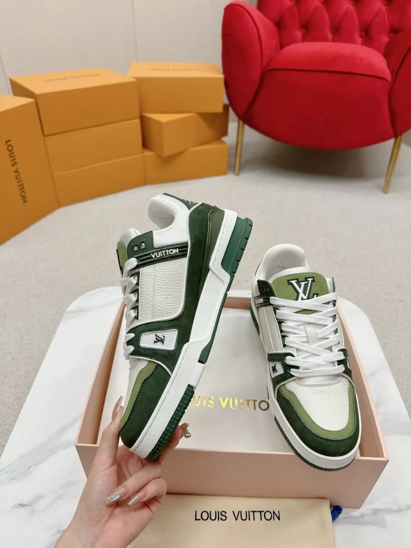 Casual Louis Vuitton Trainer Sneaker 31709