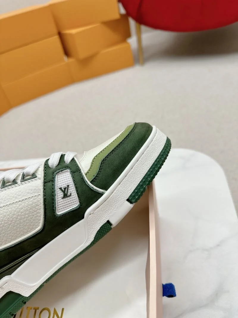 Casual Louis Vuitton Trainer Sneaker 31709