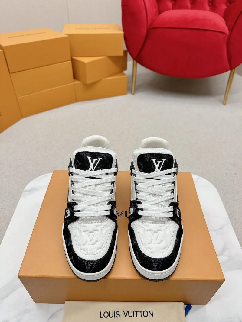 Durable Louis Vuitton Trainer Sneaker 31712