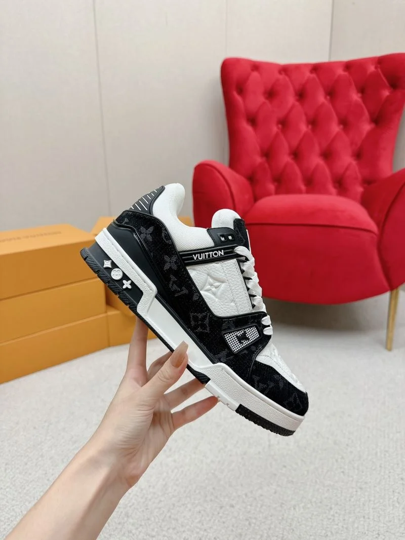 Durable Louis Vuitton Trainer Sneaker 31712