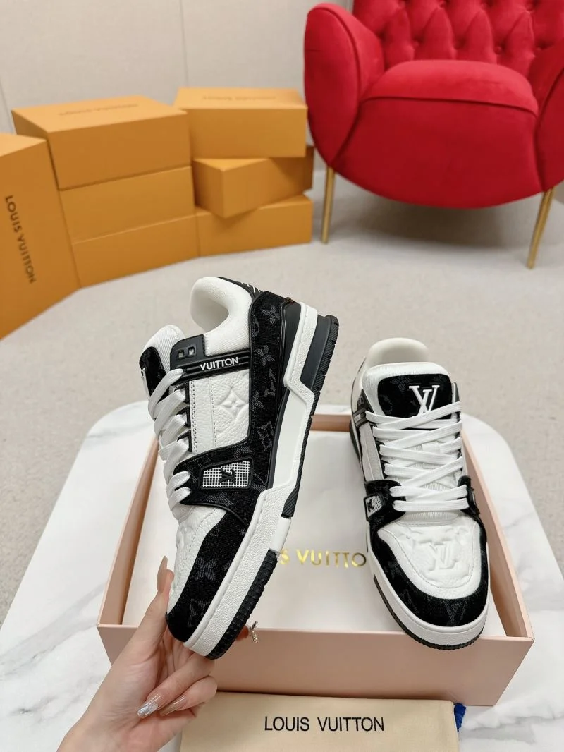 Durable Louis Vuitton Trainer Sneaker 31712