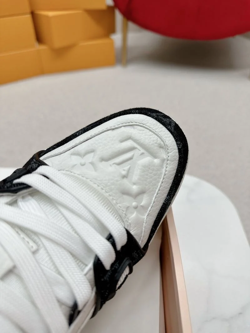 Durable Louis Vuitton Trainer Sneaker 31712
