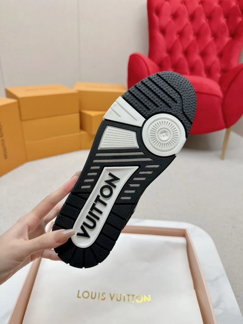 Durable Louis Vuitton Trainer Sneaker 31712