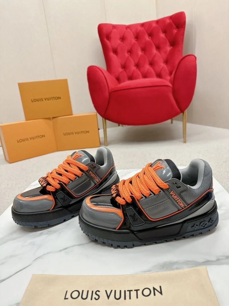 Louis Vuitton Trainer Sneaker FashionForward 31713