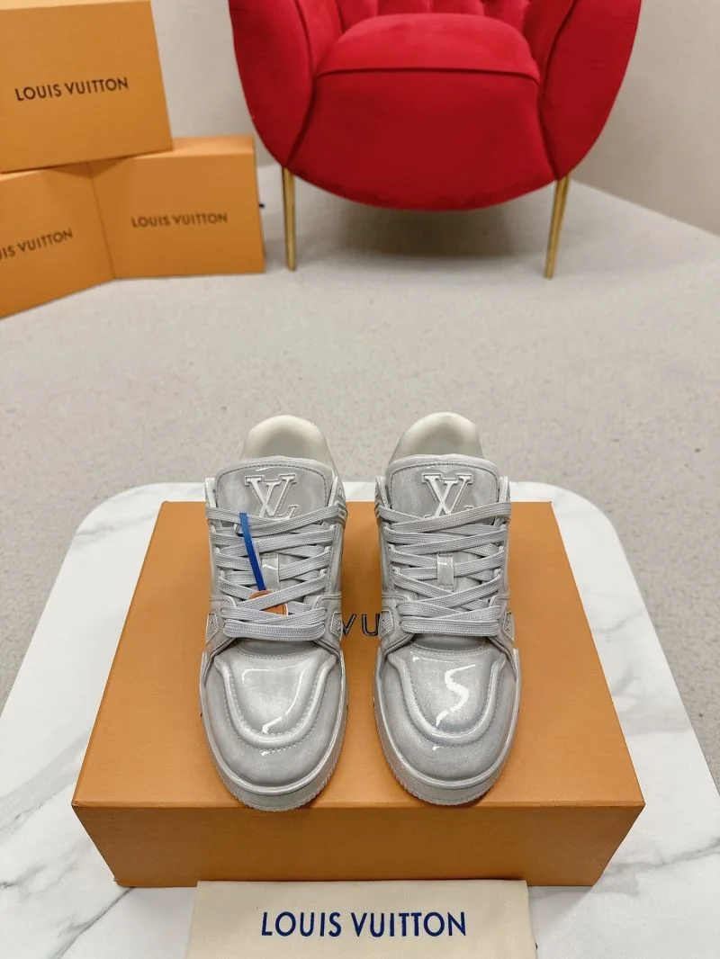 Snug Louis Vuitton Trainer Sneaker 31706
