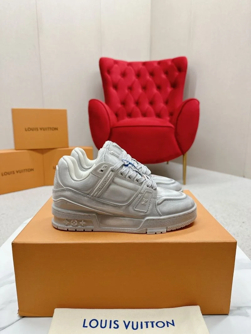 Snug Louis Vuitton Trainer Sneaker 31706