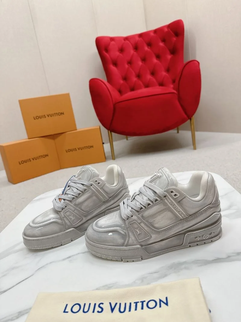 Snug Louis Vuitton Trainer Sneaker 31706