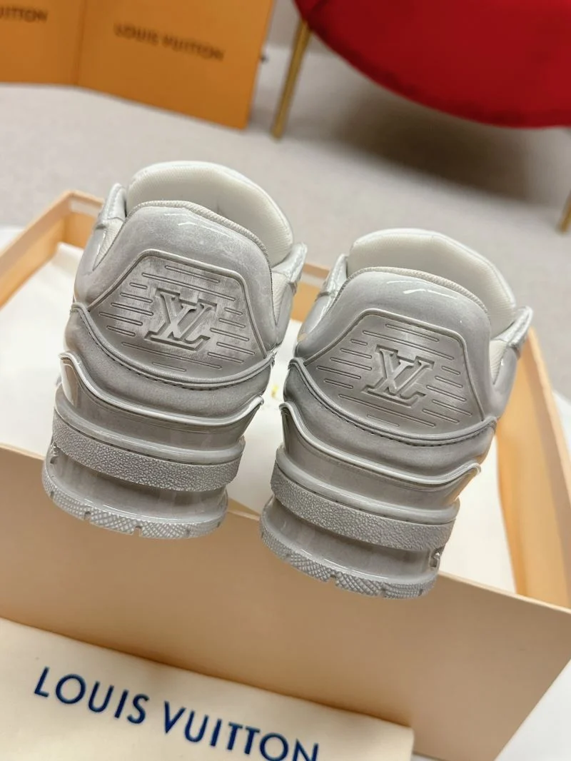 Snug Louis Vuitton Trainer Sneaker 31706