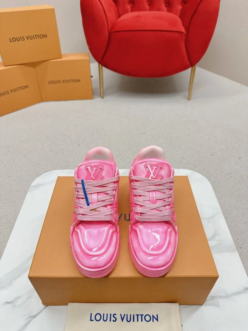 Timeless Louis Vuitton Trainer Sneaker 31687