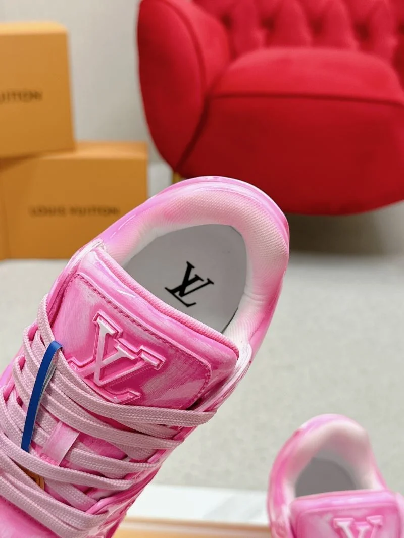 Timeless Louis Vuitton Trainer Sneaker 31687