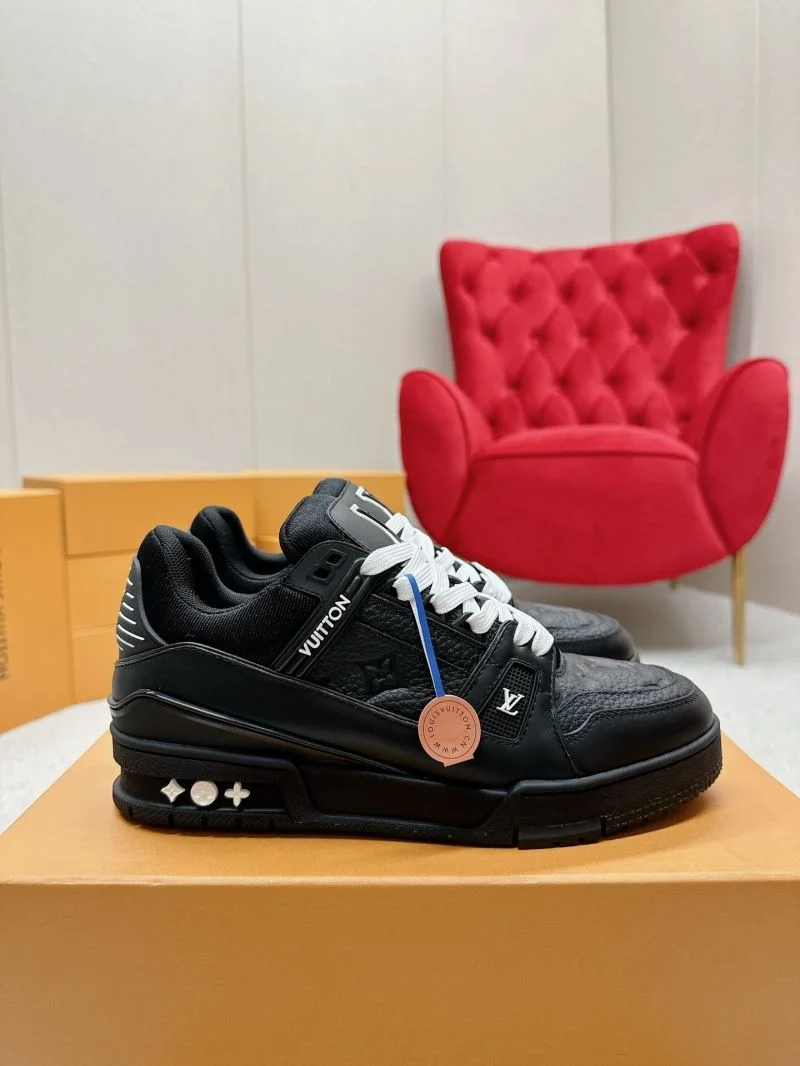 Comfortable Louis Vuitton Trainer Sneaker 31693
