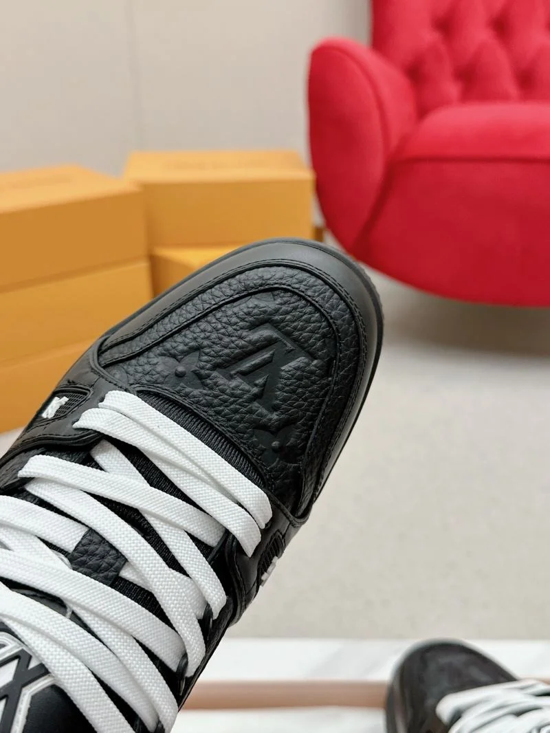 Comfortable Louis Vuitton Trainer Sneaker 31693