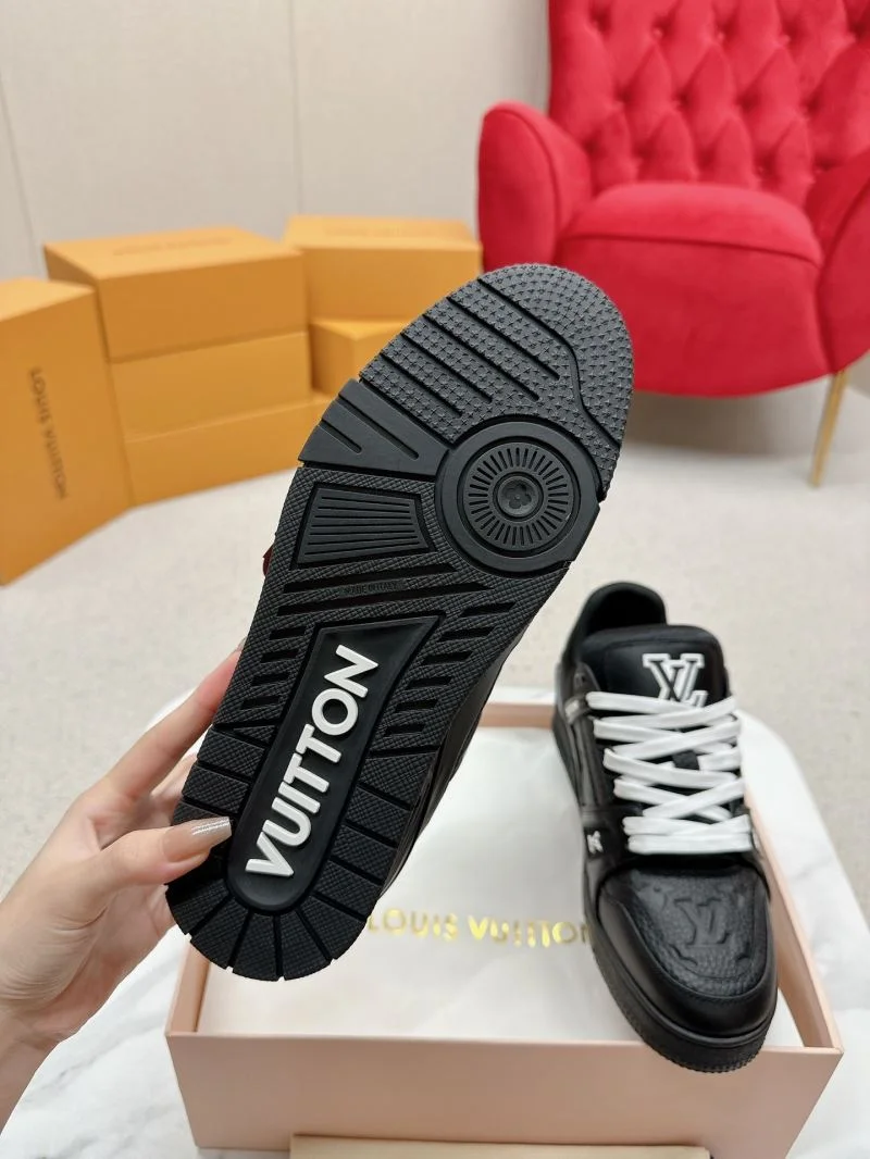 Comfortable Louis Vuitton Trainer Sneaker 31693