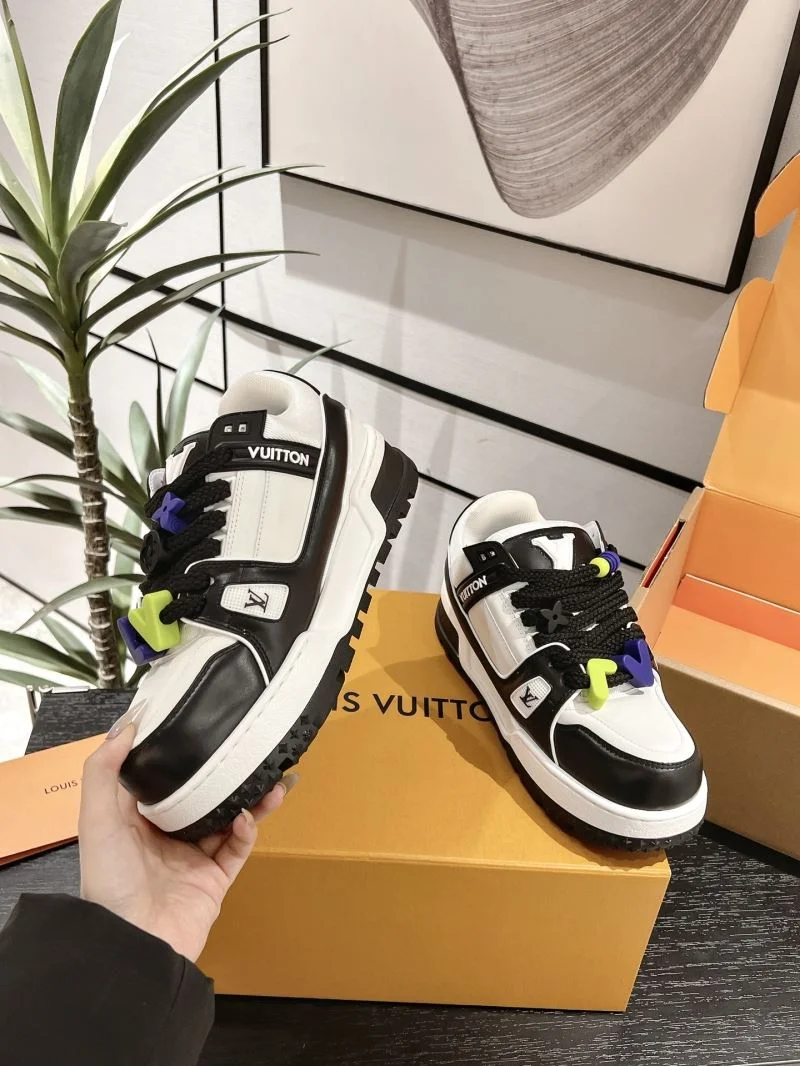 Louis Vuitton Trainer Sneaker Supportive 31685