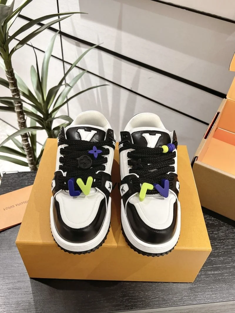 Louis Vuitton Trainer Sneaker Supportive 31685