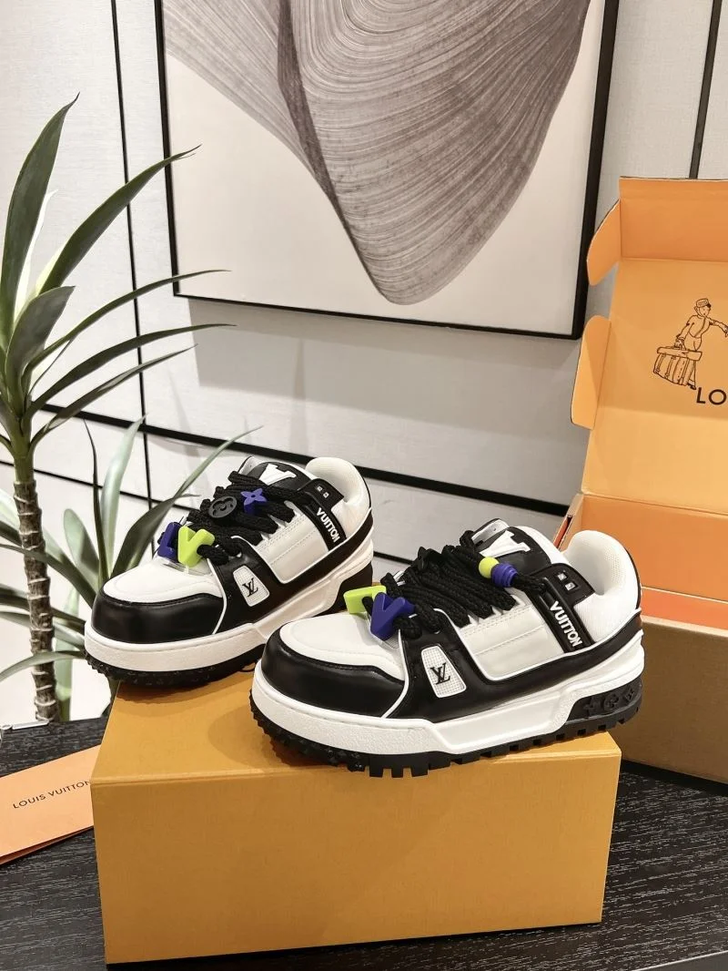 Louis Vuitton Trainer Sneaker Supportive 31685