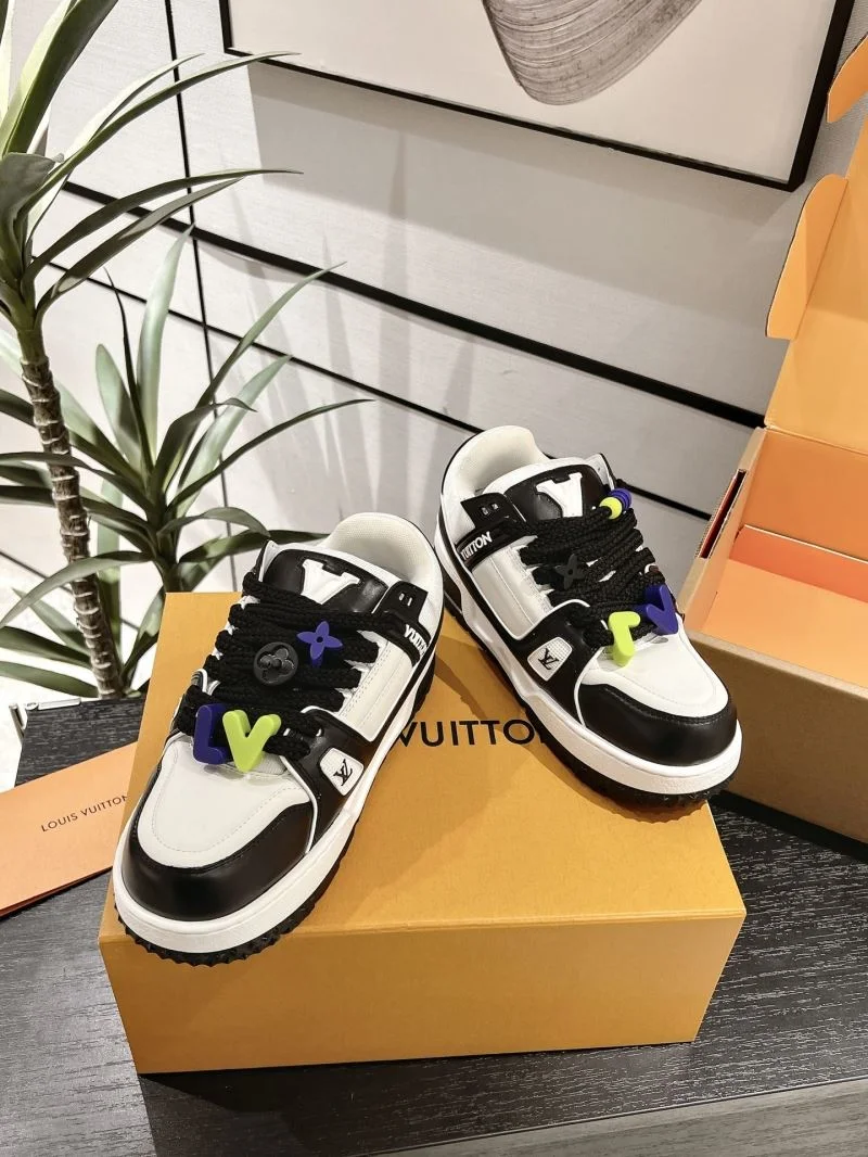 Louis Vuitton Trainer Sneaker Supportive 31685