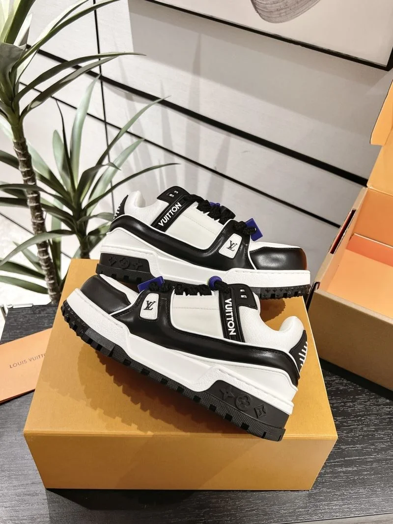 Louis Vuitton Trainer Sneaker Supportive 31685