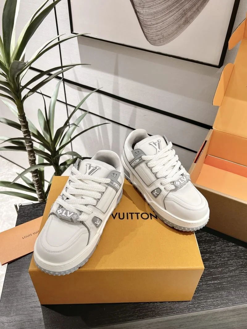 Original Louis Vuitton Trainer Sneaker 31681
