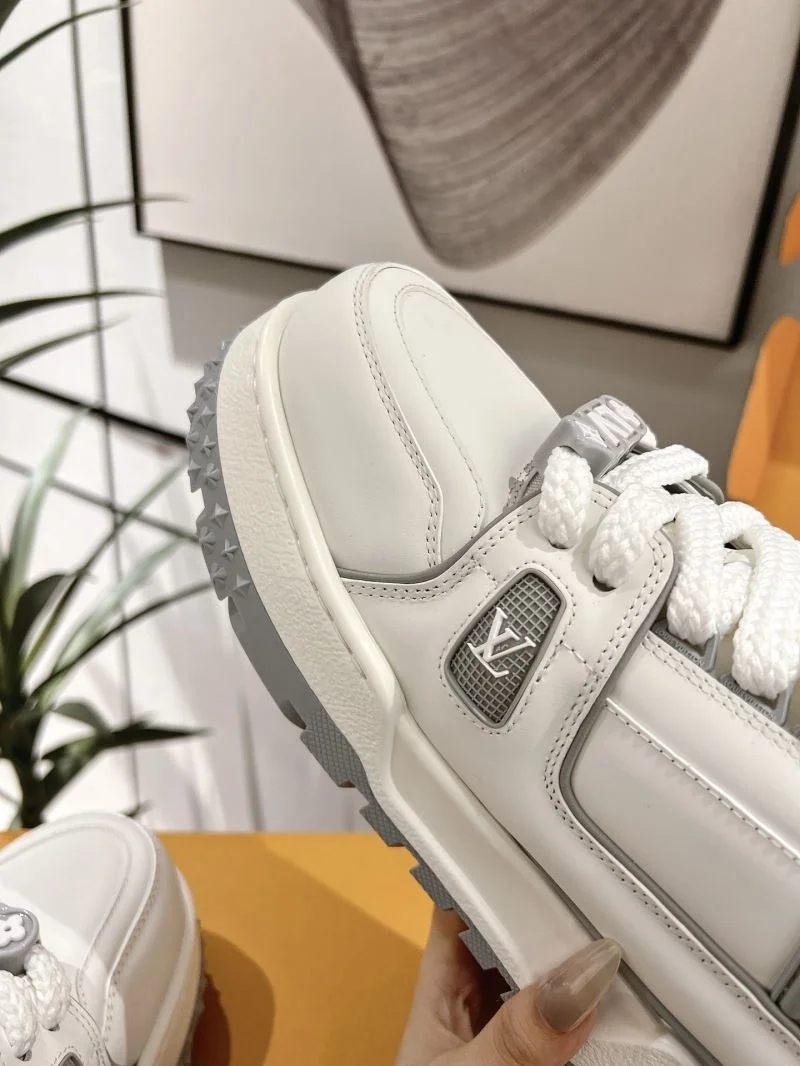 Original Louis Vuitton Trainer Sneaker 31681