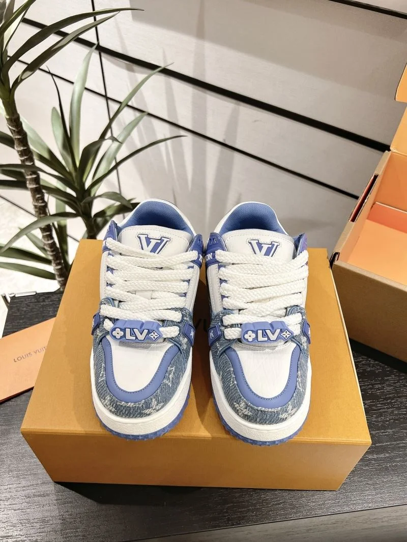 Louis Vuitton Trainer Sneaker Functional 31680