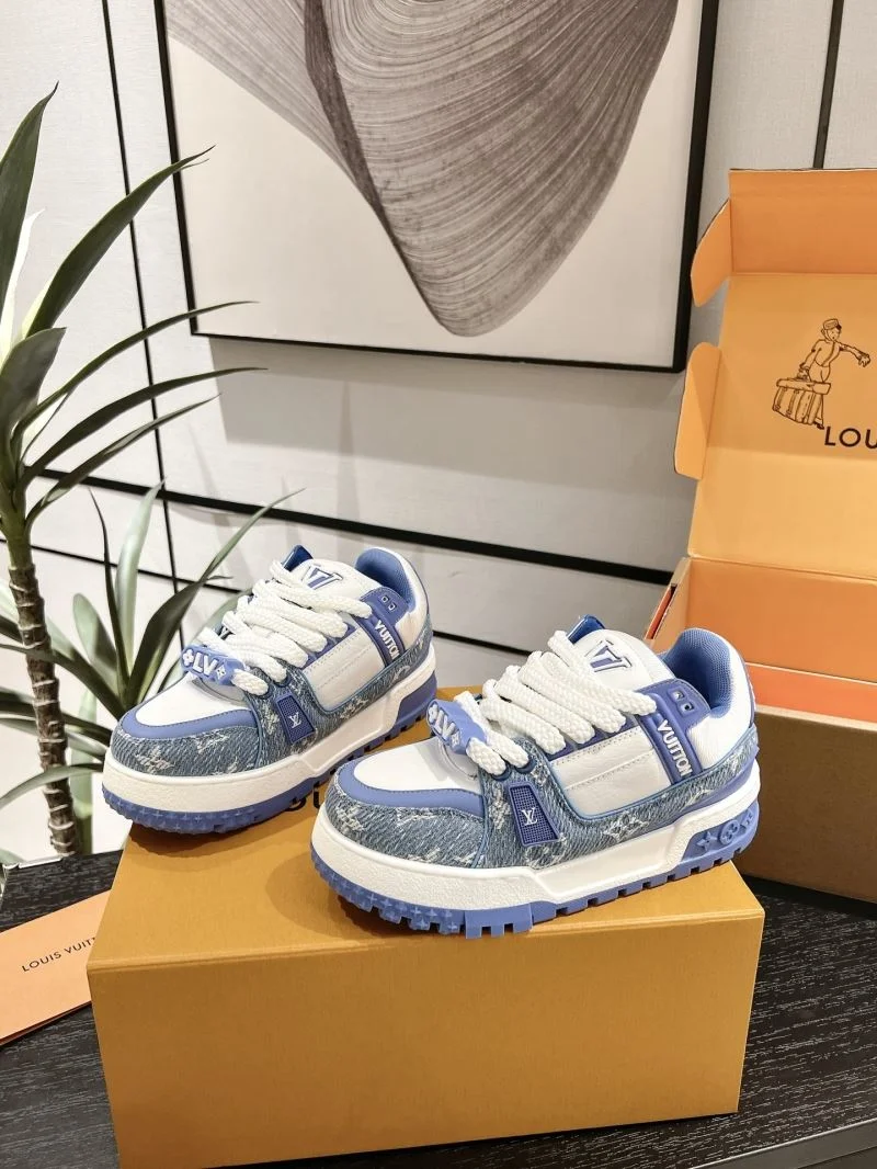 Louis Vuitton Trainer Sneaker Functional 31680