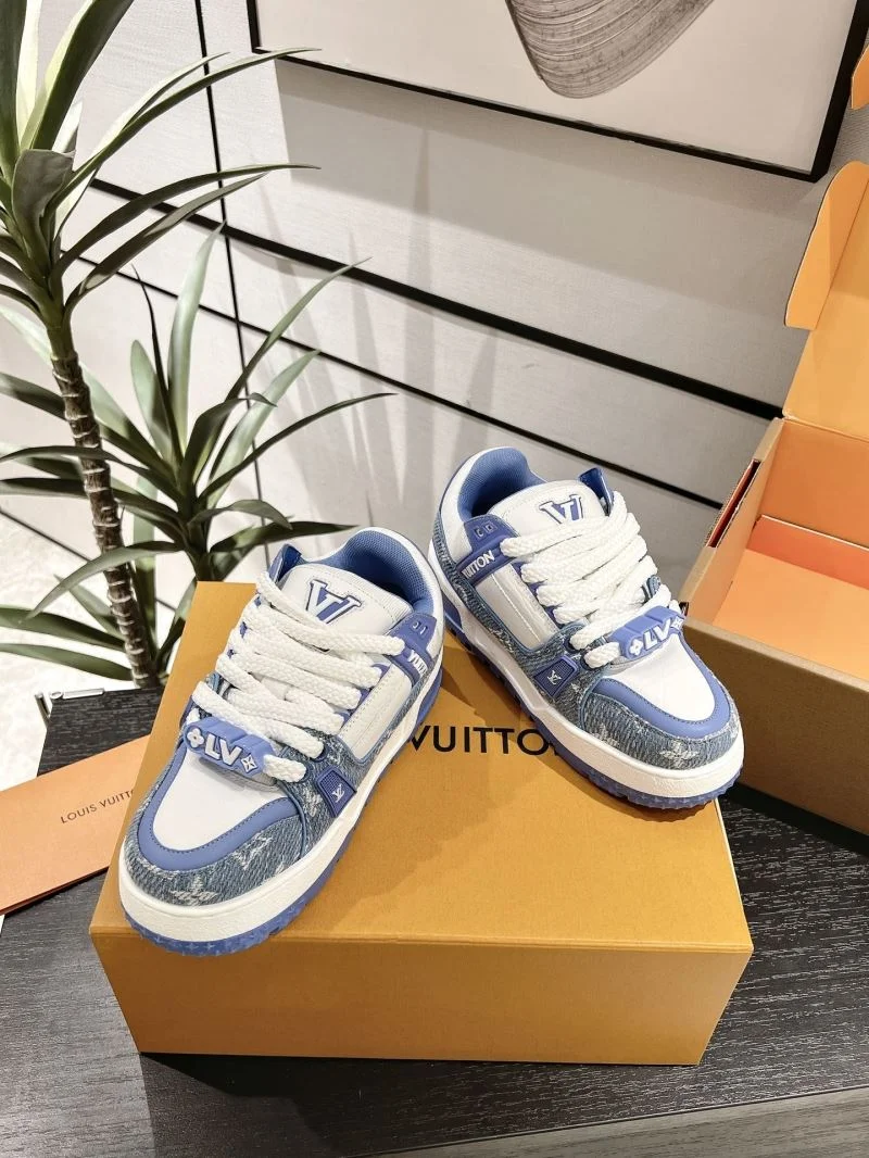 Louis Vuitton Trainer Sneaker Functional 31680