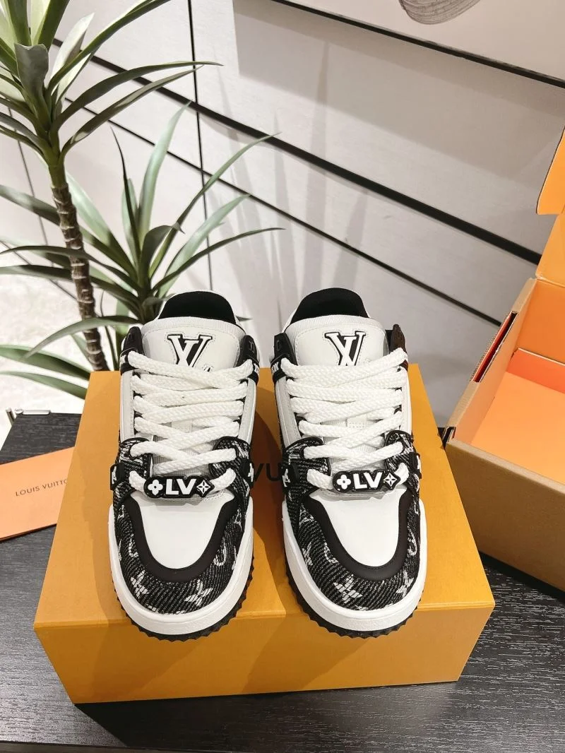 Louis Vuitton Trainer Sneaker Sleek 31682