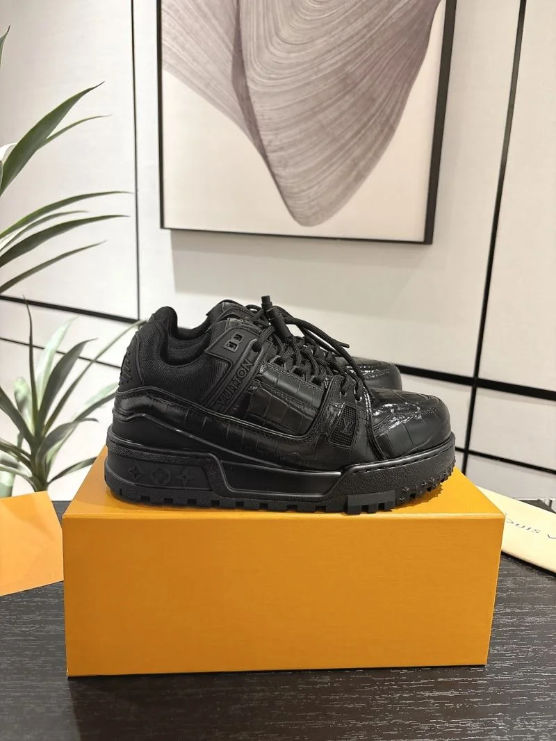 Louis Vuitton Trainer Sneaker Unique 31678