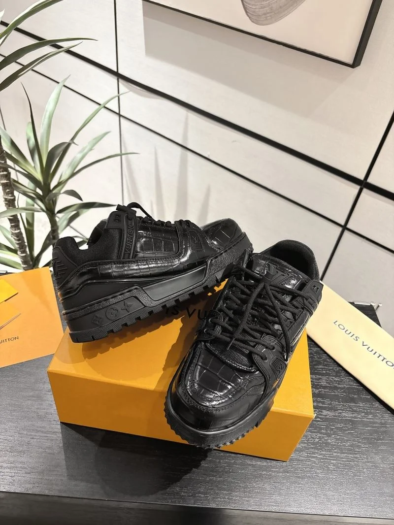 Louis Vuitton Trainer Sneaker Unique 31678