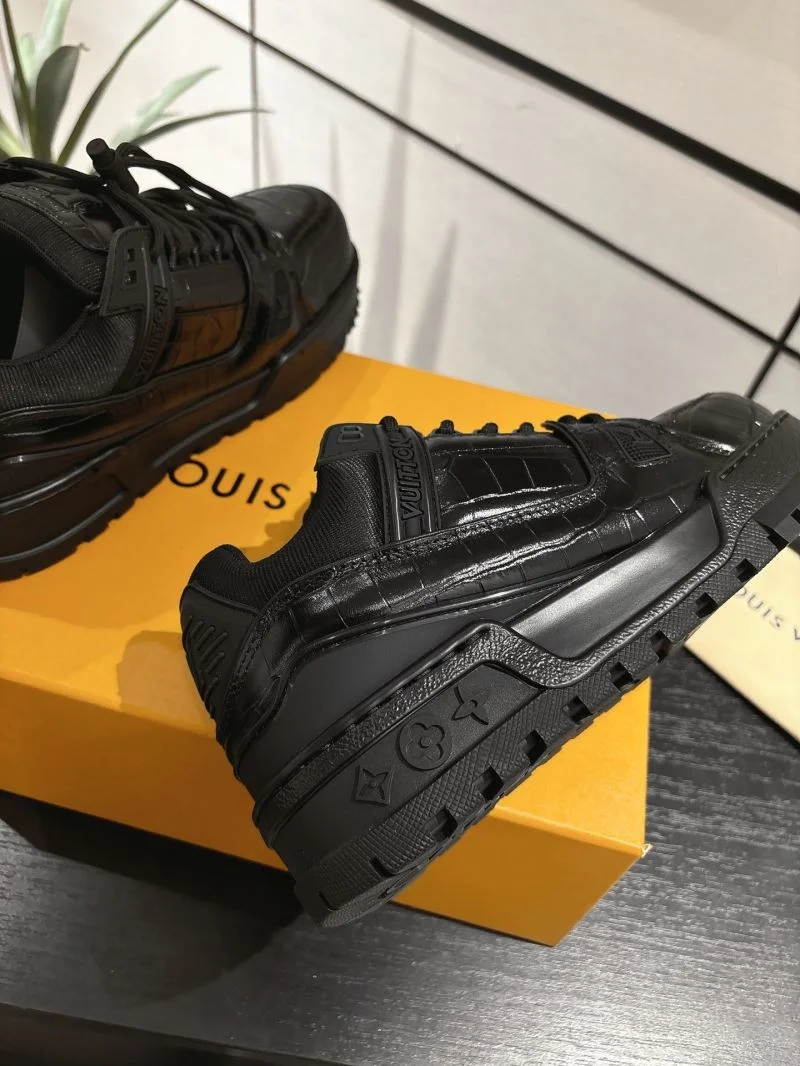 Louis Vuitton Trainer Sneaker Unique 31678