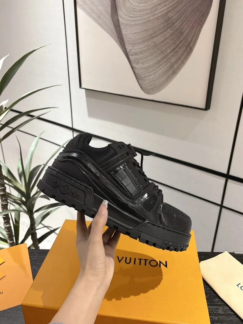 Louis Vuitton Trainer Sneaker Unique 31678