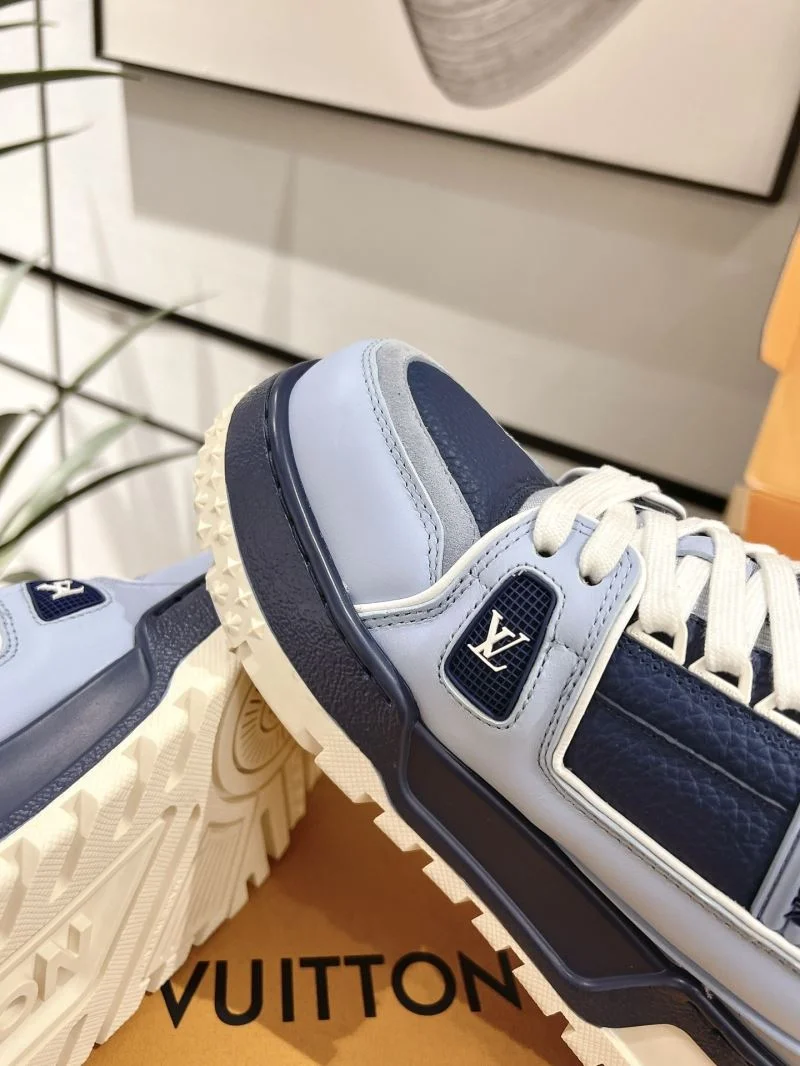 Louis Vuitton Trainer Sneaker Snug 31673