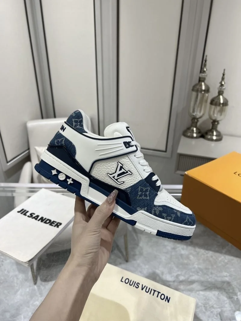 Louis Vuitton Trainer Sneaker Breathable 31652