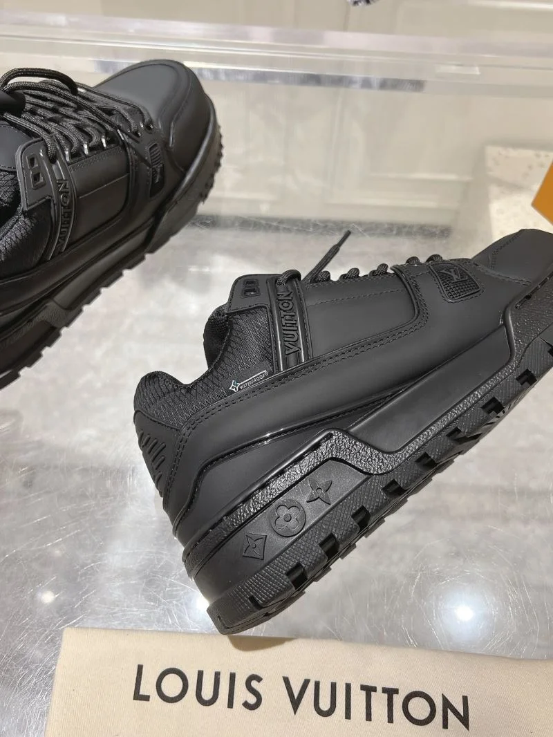 Louis Vuitton Trainer Sneaker SoftTouch 31658