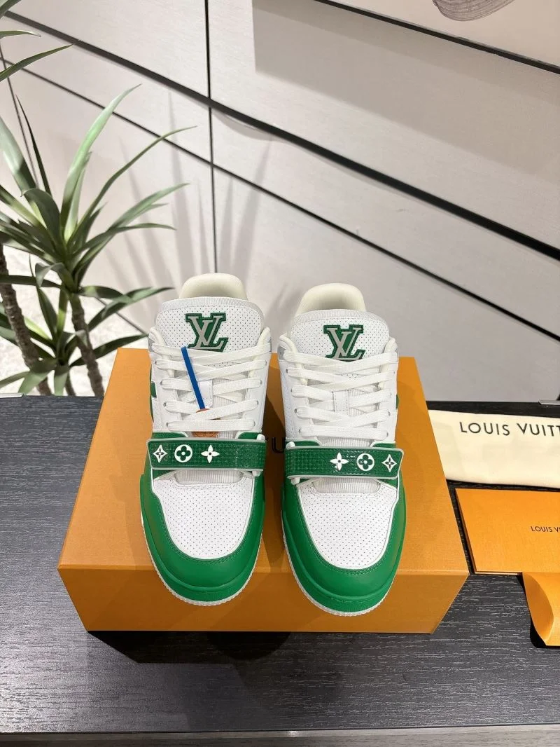 Louis Vuitton Trainer Sneaker SmoothTexture 31669