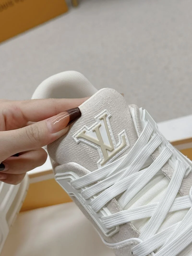 Louis Vuitton Trainer Sneaker Soft 31650