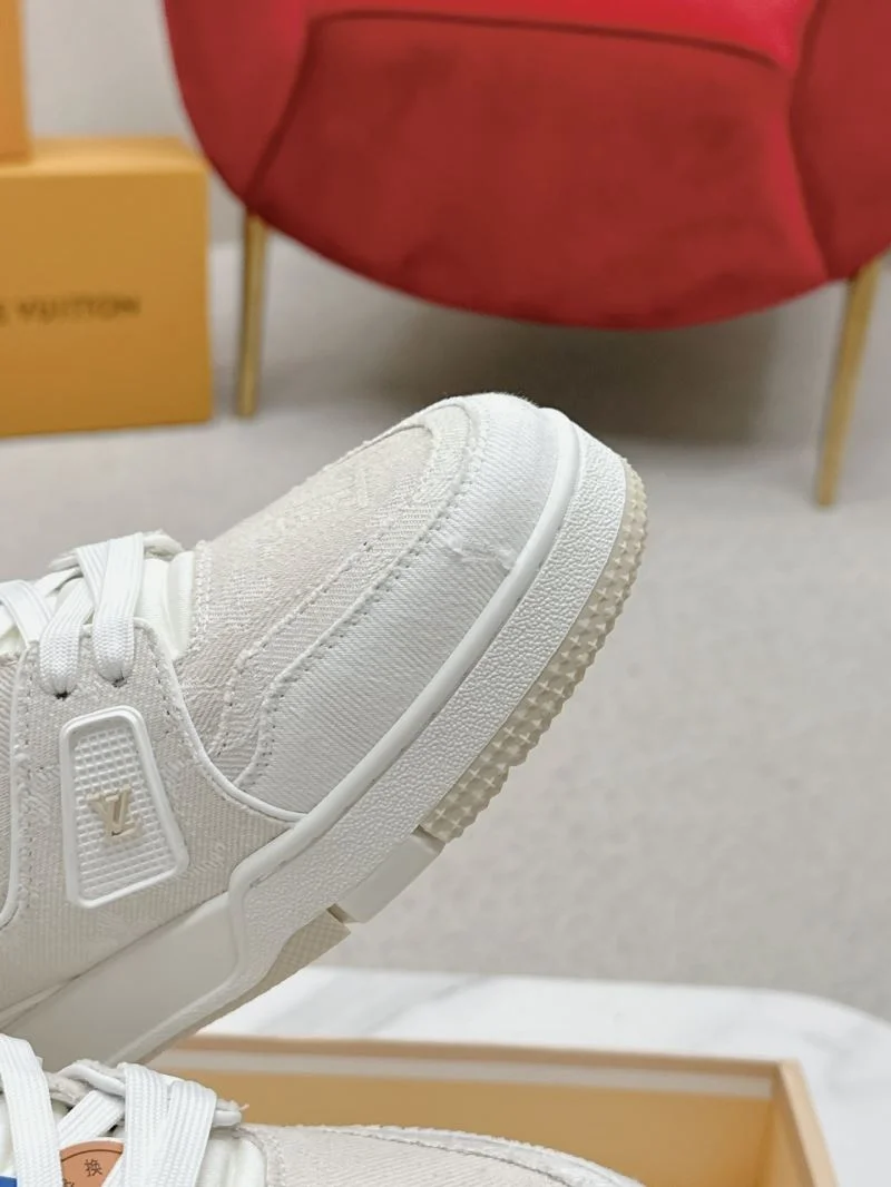 Louis Vuitton Trainer Sneaker Soft 31650