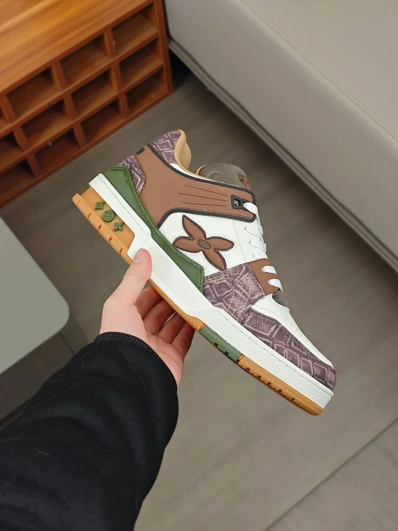 Unisex Louis Vuitton Trainer Sneaker 32561