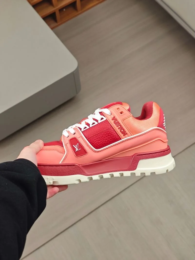 Stylish Louis Vuitton Trainer Sneaker 32571