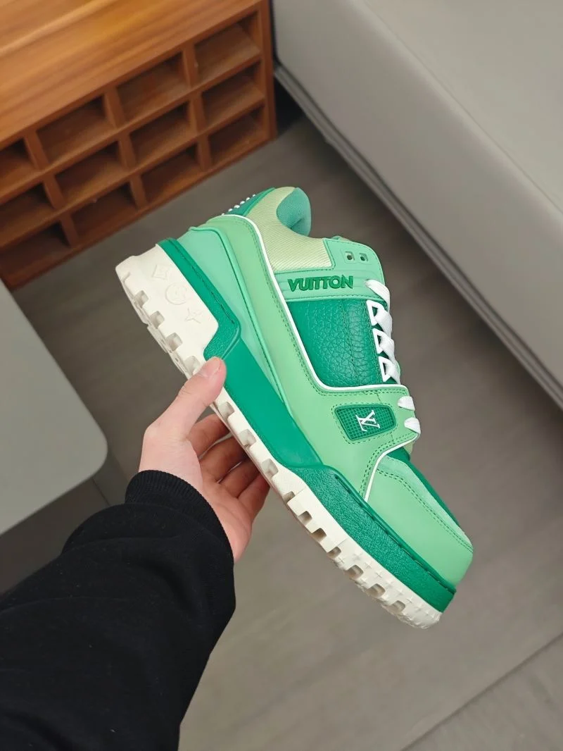 Functional Louis Vuitton Trainer Sneaker 32572
