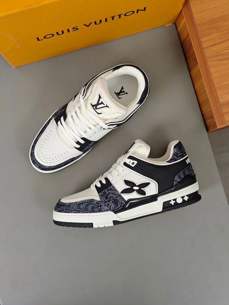Louis Vuitton Trainer Sneaker EasyCare 32565