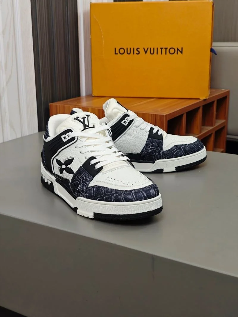 Louis Vuitton Trainer Sneaker EasyCare 32565