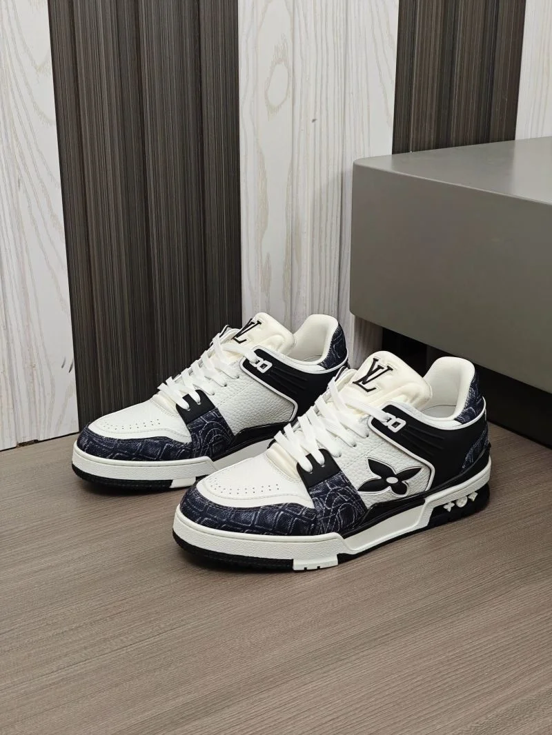 Louis Vuitton Trainer Sneaker EasyCare 32565